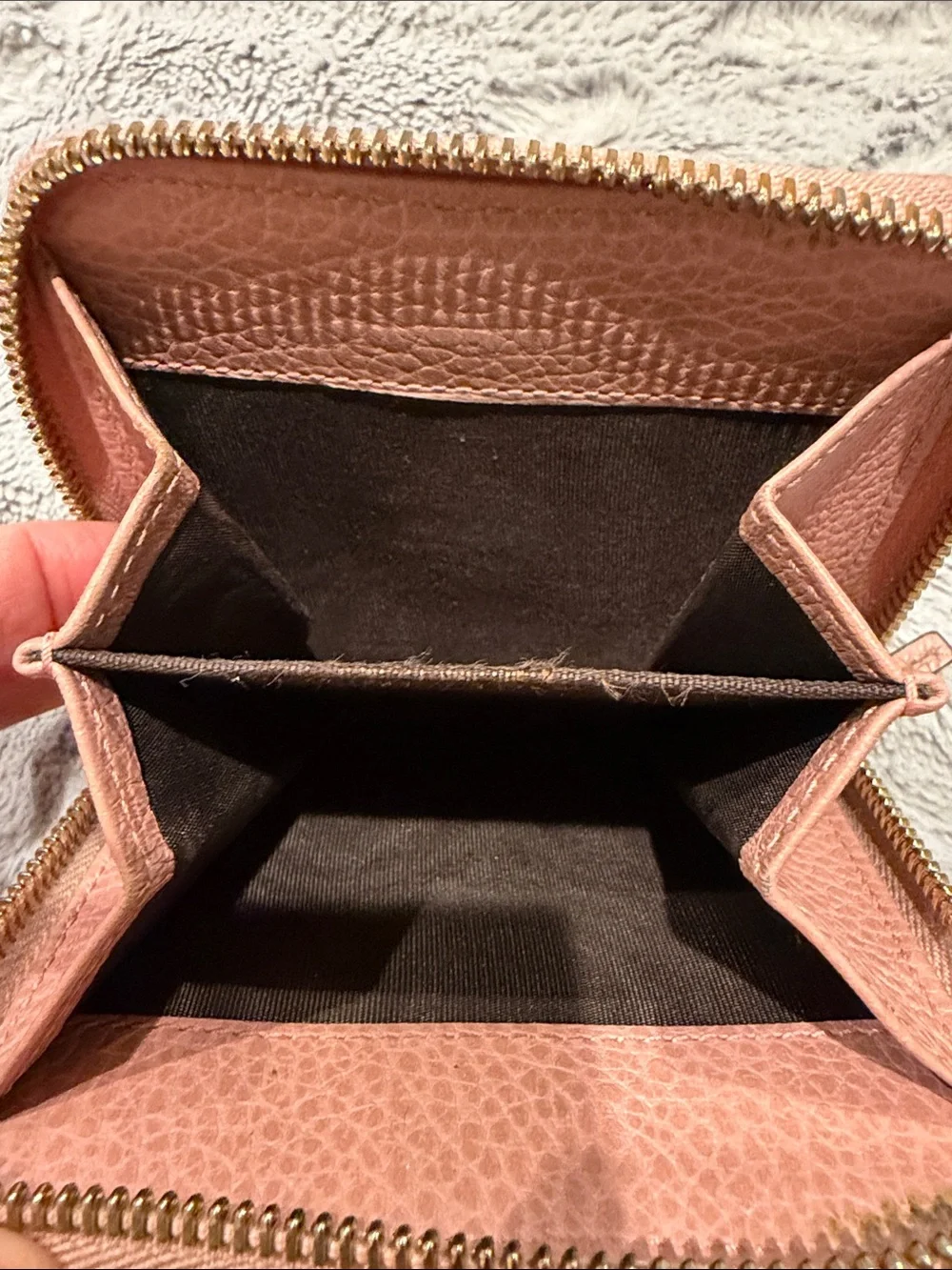 Gucci compact wallet